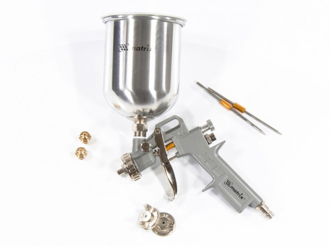 Краскораспылитель пневматический с верхним бачком V 1, 0 л, сопло D 1.2, 1.5 и 1.8 мм Matrix, ( 57315 ) Краскораспылитель пневматический с верхним бачком V 1, 0 л, сопло D 1.2, 1.5 и 1.8 мм Matrix, ( 57315 )