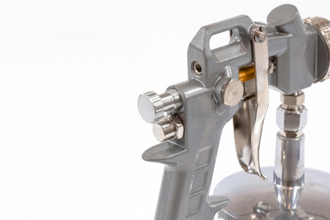 Краскораспылитель пневматический с нижним бачком V 1, 0 л, сопло D 1.2, 1.5 и 1.8 мм Matrix, ( 57316 ) Краскораспылитель пневматический с нижним бачком V 1, 0 л, сопло D 1.2, 1.5 и 1.8 мм Matrix, ( 57316 )