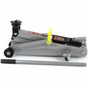 Домкрат гидравлический подкатный, 2 т, высота подъема 135-385 мм, в пластиковый кейсе Matrix Master, ( 51028 ) Домкрат гидравлический подкатный, 2 т, высота подъема 135-385 мм, в пластиковый кейсе Matrix Master, ( 51028 )